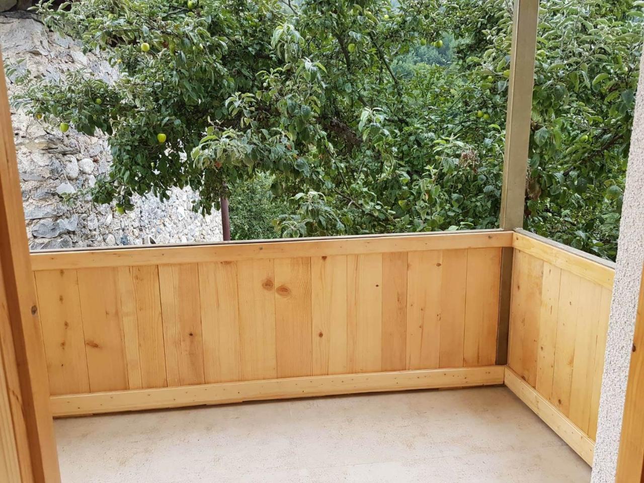 Guesthouse Guram Baba Mestia Zewnętrze zdjęcie